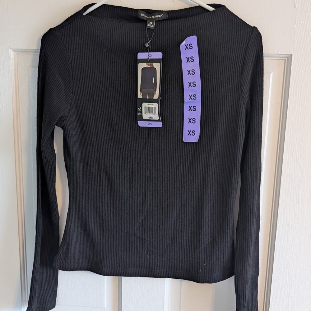 78. 🖤 Banana Republic Ribbed Long Sleeve Top — NWT 🖤